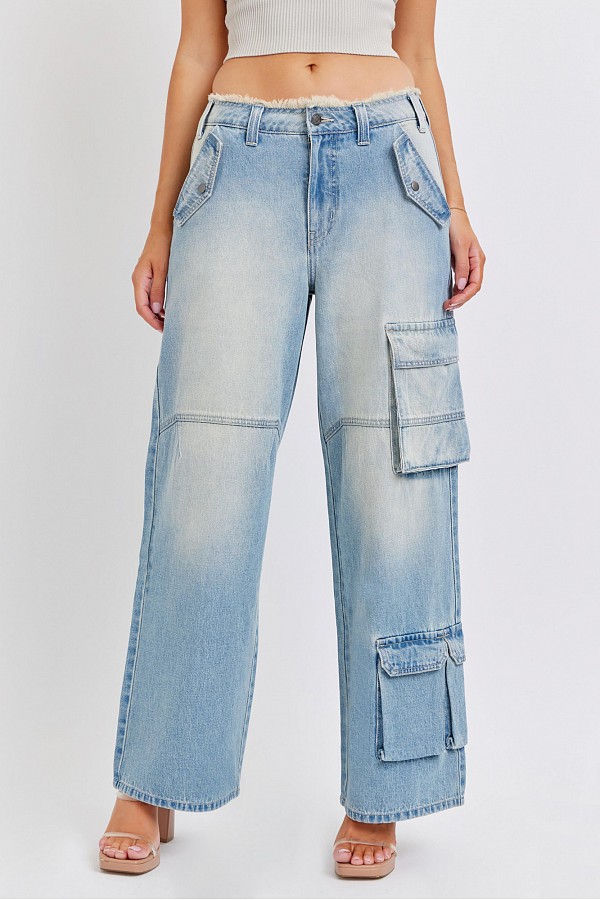 Mid Waisted Cut Off WB Y2K Skater Jean with Cargo Pockets